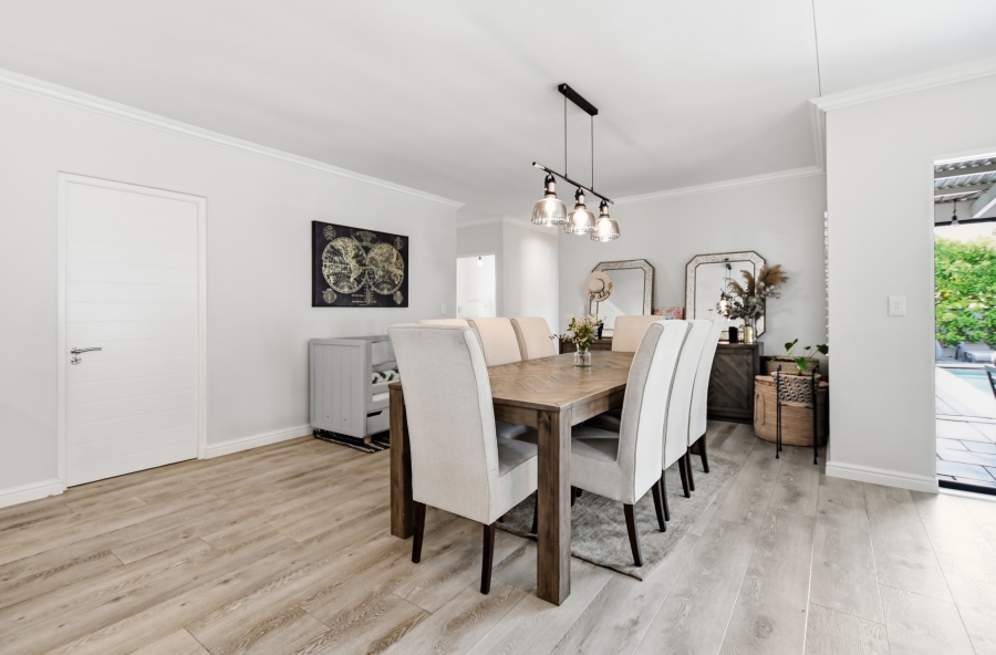 4 Bedroom Property for Sale in Sunningdale Western Cape